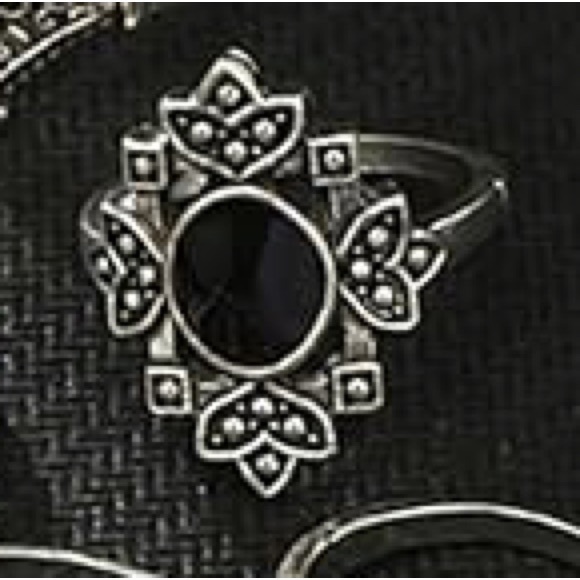 colobublie Jewelry - Geometric Black Silver Tone Ring